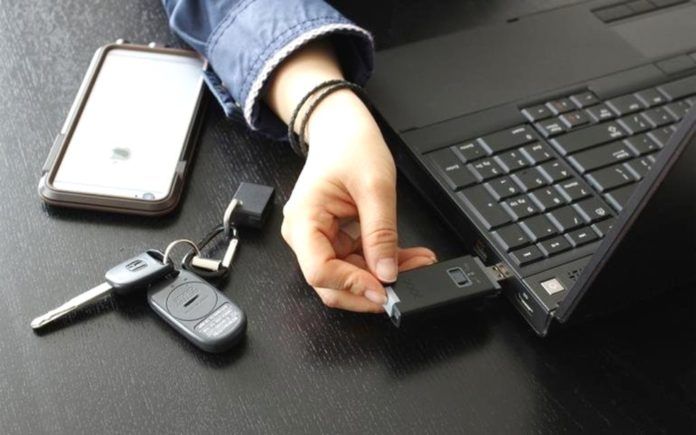 Chiavette USB: è giusto vietarle o basta solo renderle più sicure?
