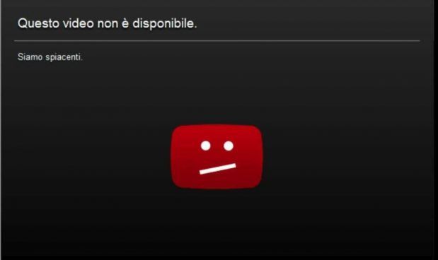 Servizio rimozione video o immagini porno – sfondo sessuale da internet