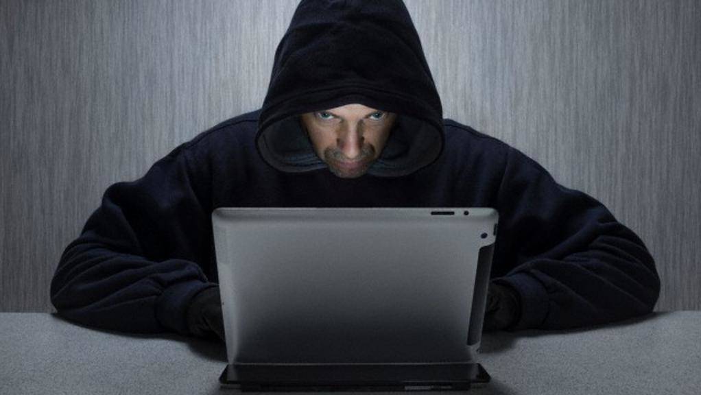 Hacker attaccano gli Archivi di Stato: “Più di 5 mila password rubate”