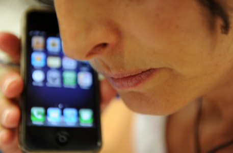 Smartphone è allarme FinSpy, il virus che spia messaggi e chat